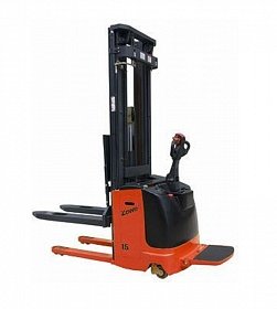 На сайте Трейдимпорт можно недорого купить Самоходный электрический штабелер Advanta SDK1556. 